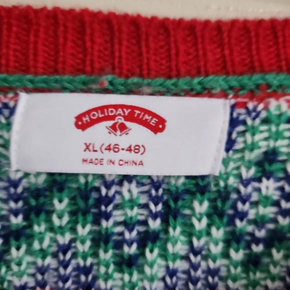 Holiday time sweater - Picture 3 of 3